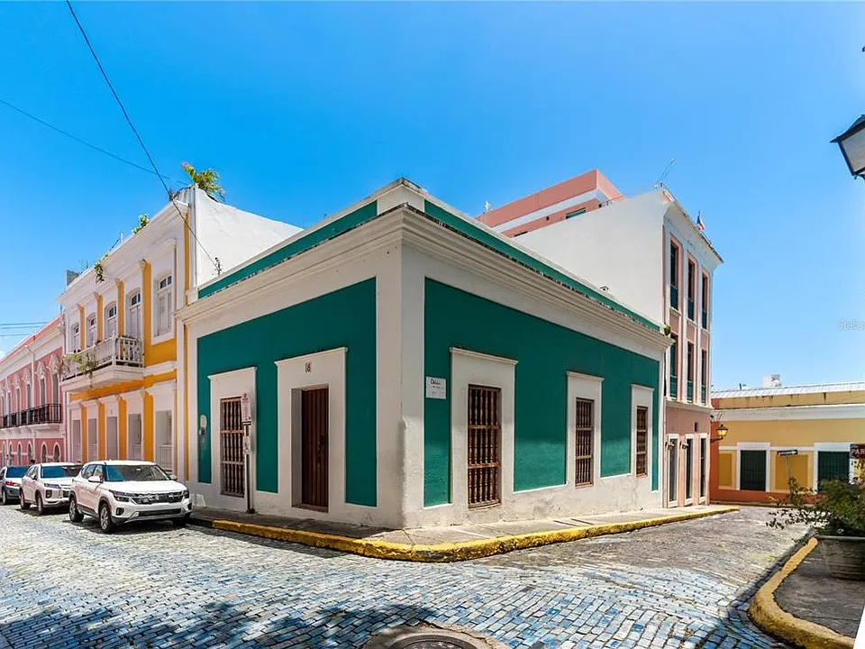 8 De La Cruz