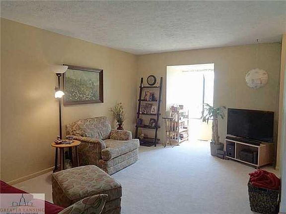 4th image of 208 Park Meadows Dr