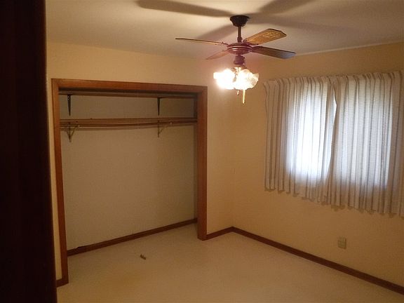 4th image of 202 Grand Ave