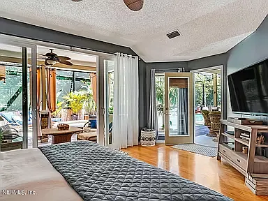 1555 Lakeway Dr — Photo 25