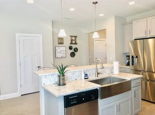 223 Partridge Ln, Freeport, FL 32439