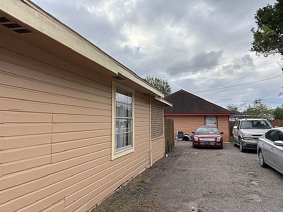 4th image of 1615 Oblate Ave