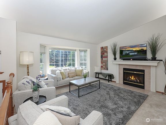 5th image of 6618 75th Drive NE