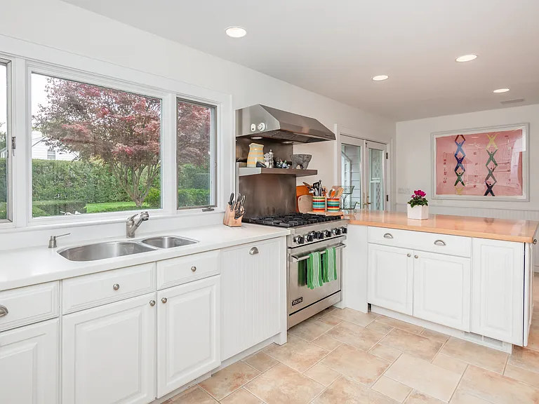 113 Herrick Rd — Photo 13