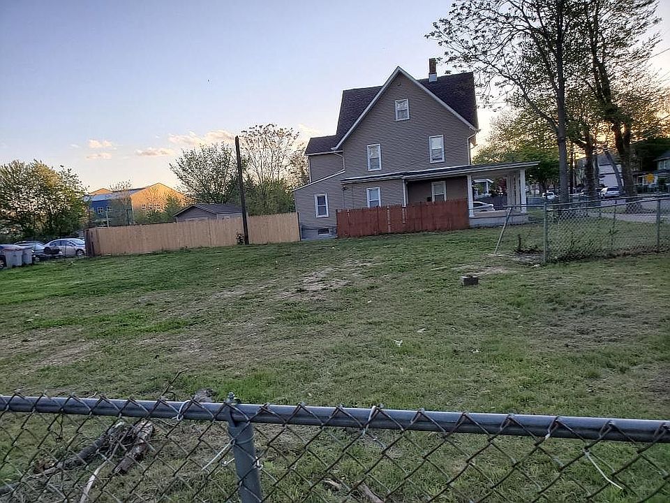 2nd image of 204 S 7th St