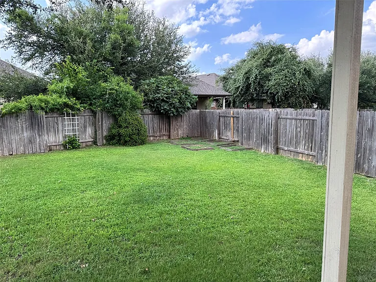 112 Latitude Ln — Photo 13