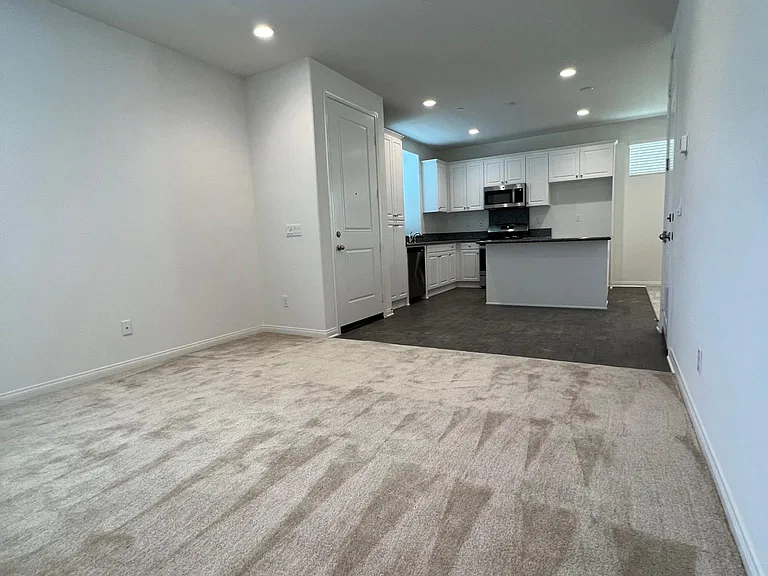 7528 Meridian St — Photo 12
