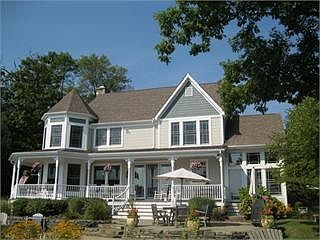 2nd image of 37 Lakeview Point Ave