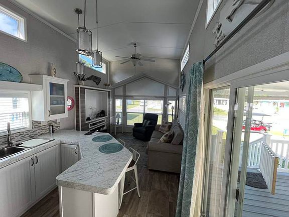 3rd image of 1204 Cedar Point Blvd #8