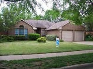 519 Goodwin St, Grand Prairie, TX 75052