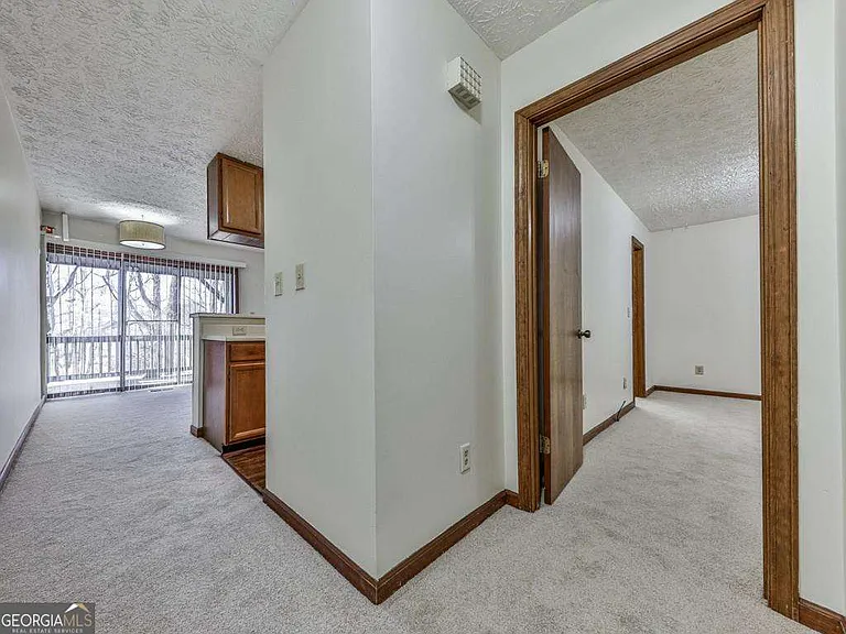 1101 Fairway Oaks — Photo 11