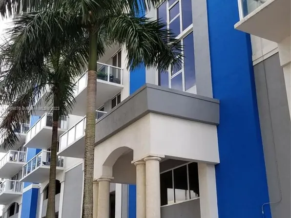 5085 NW 7th St #Ts4, Miami, FL 33126