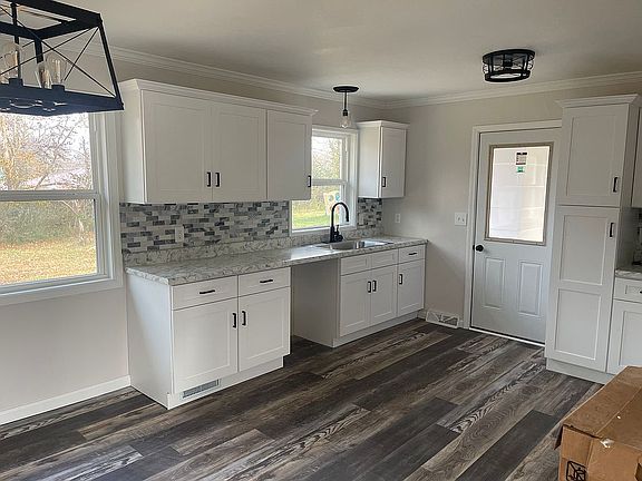 3rd image of 514 W Missouri St
