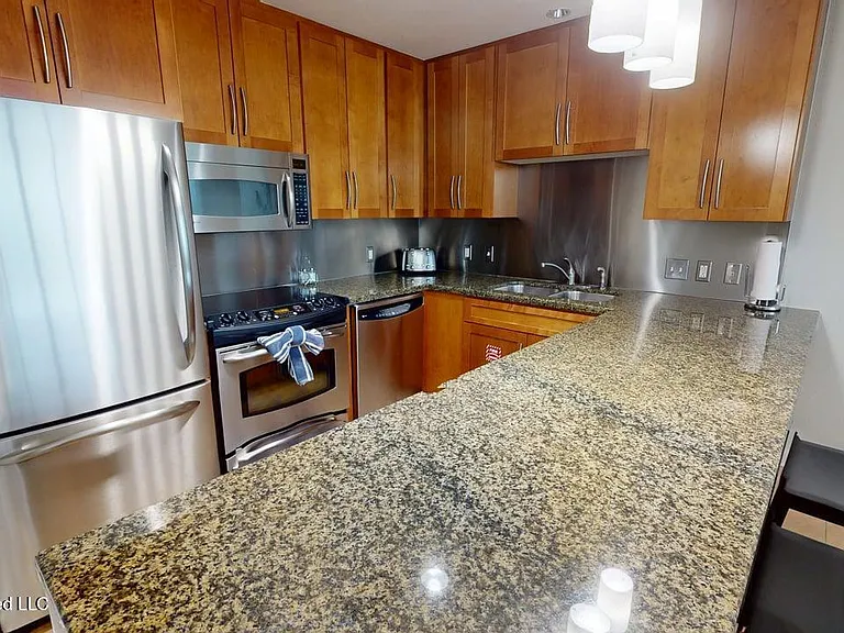 2060 Beach Blvd #901 — Photo 15