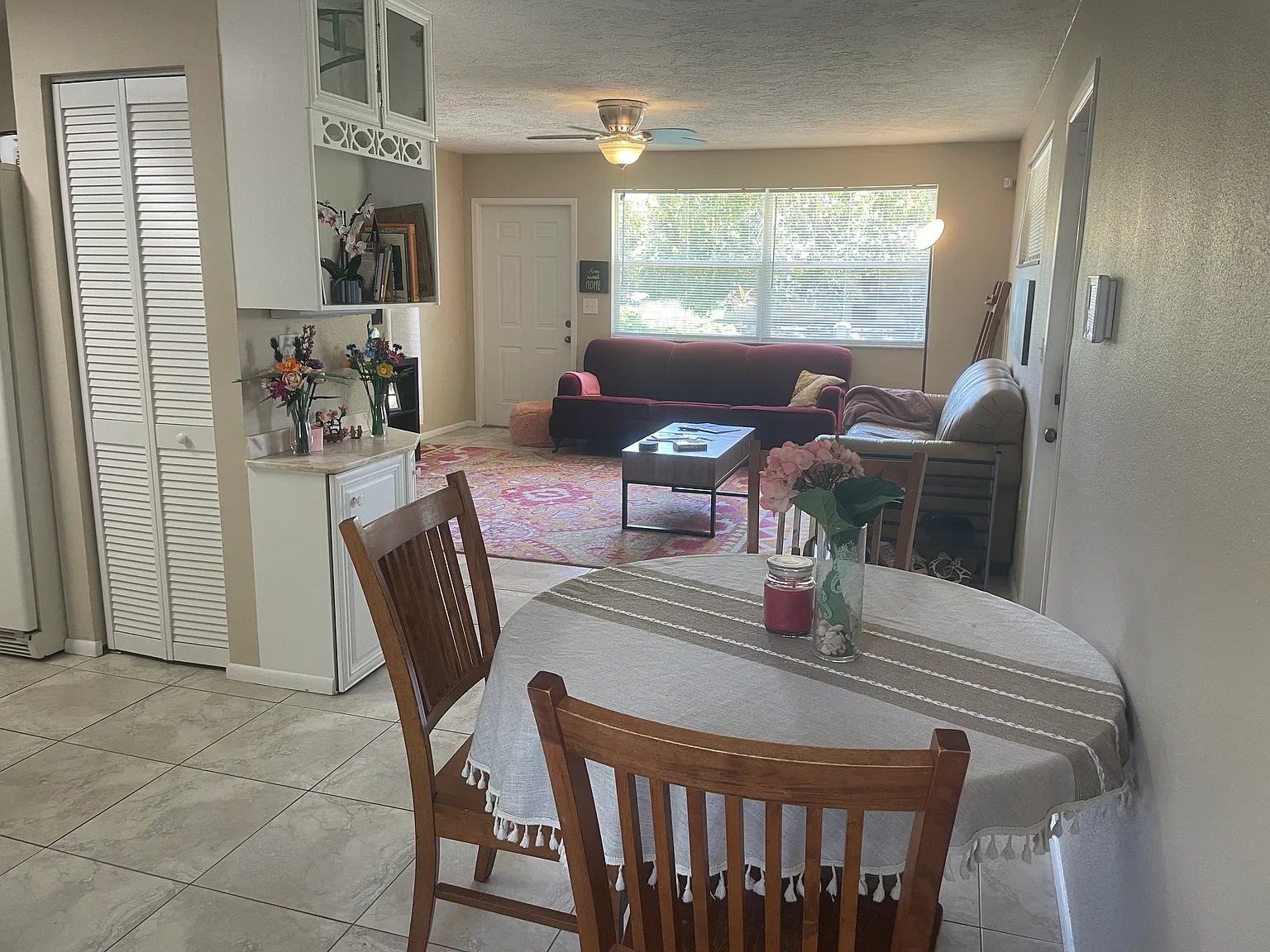 3 bed, $1,025 — Photo 2