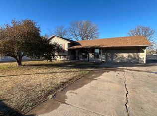 38 NW 48th Rd, Great Bend, KS 67530