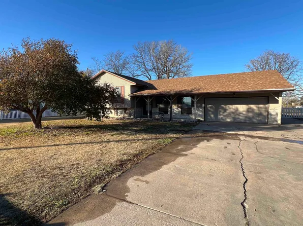 38 NW 48th Rd, Great Bend, KS 67530