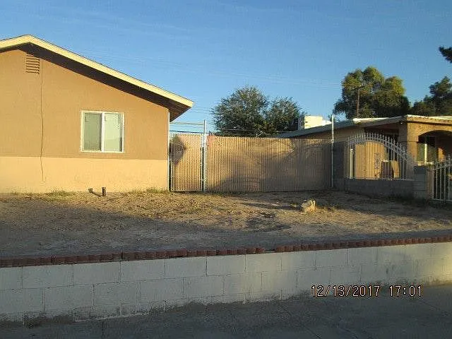 4 bed, 1200 sqft, $1,645 — Photo 3