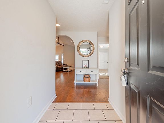 5th image of 2170 Glade Dr SE