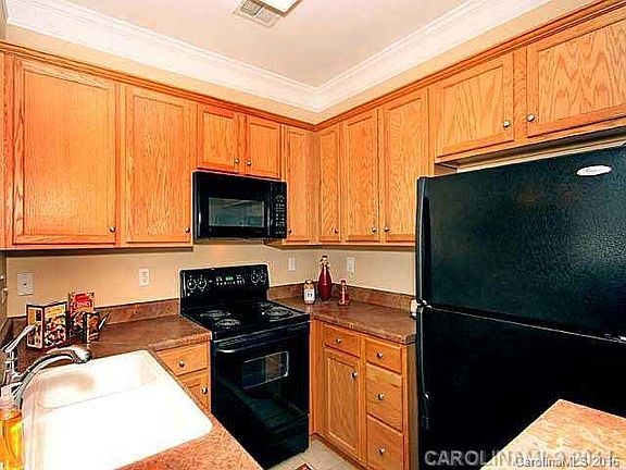 4th image of 108 Stanton Ln #20