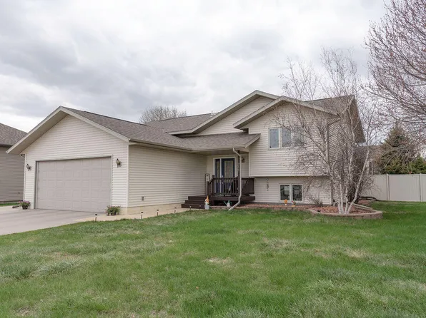 219 Tiger St, Mitchell, SD 57301