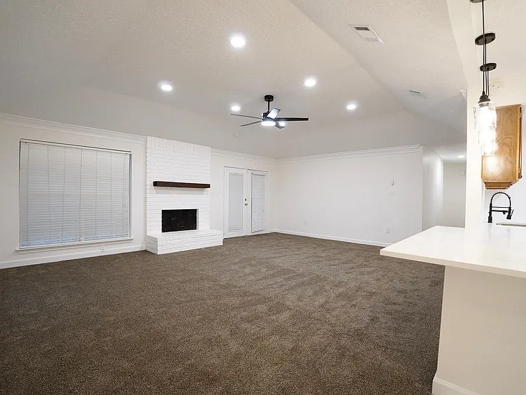 3403 Honey Creek Dr — Photo 6