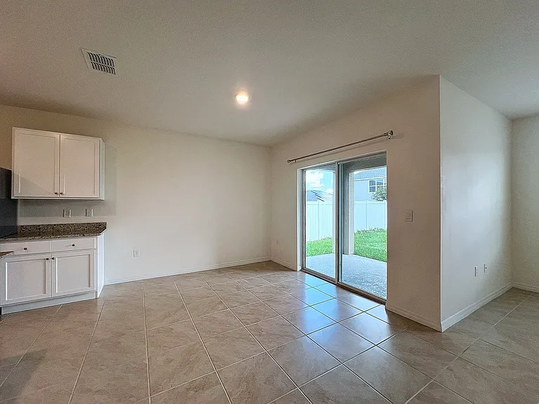 1043 Cascade Dr — Photo 35