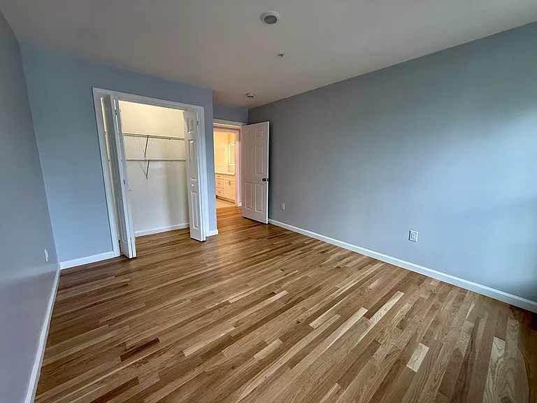 571 Freeport St #3 — Photo 8