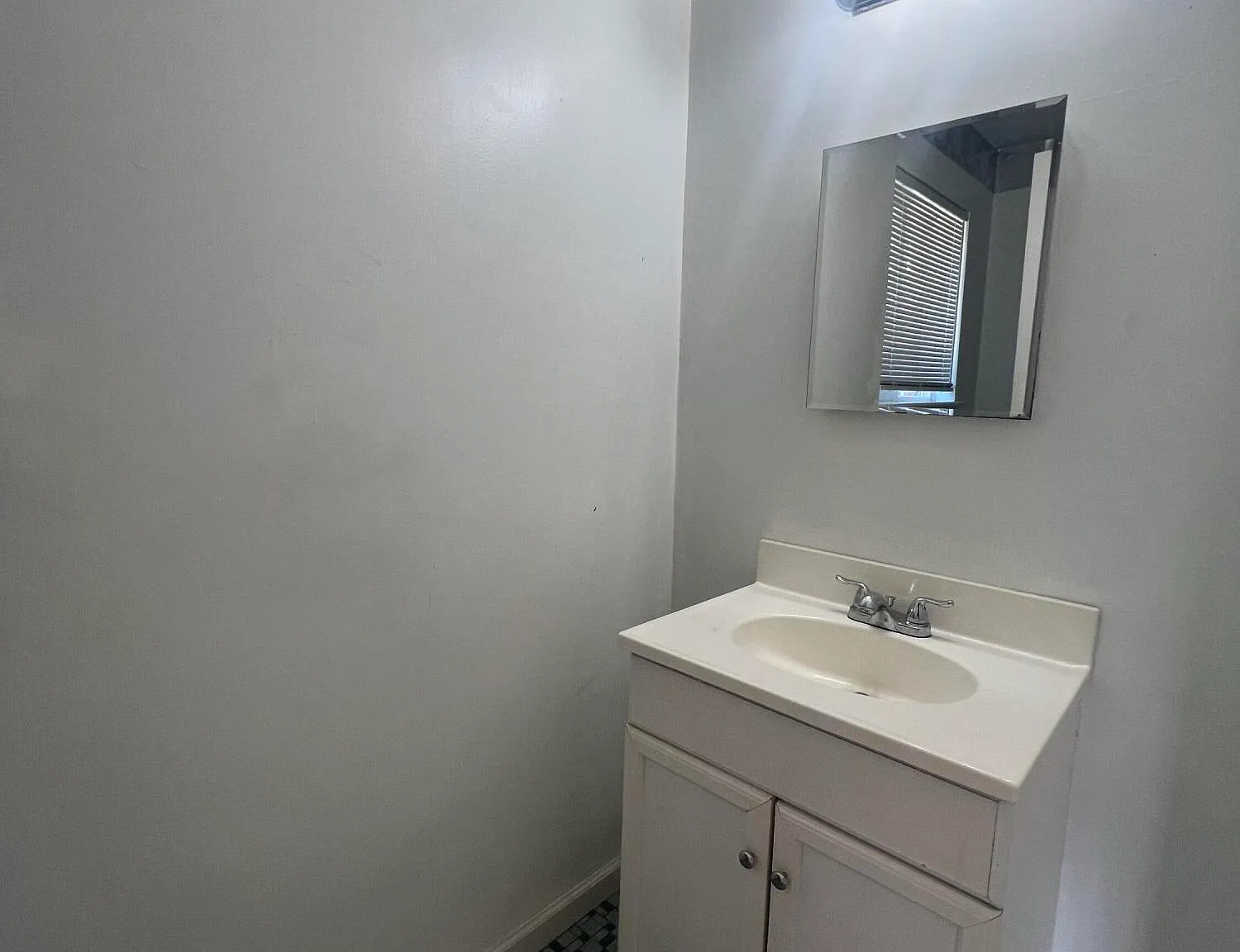 3 bed, 1.5 bath, 1268 sqft, $1,500 — Photo 3