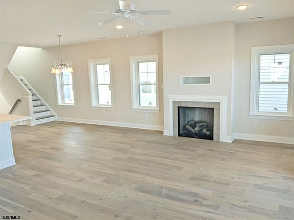 5th image of 5728 West Ave