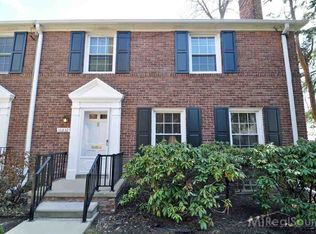 16832 Saint Paul St, Grosse Pointe, MI 48230