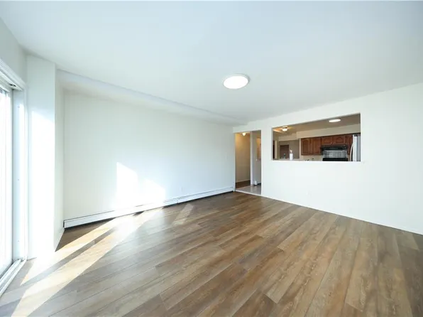 1856 East 13th Street image 7 of 27