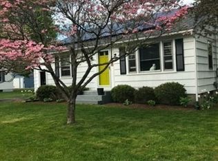 27 Mountain View Cir, Southampton, MA 01073