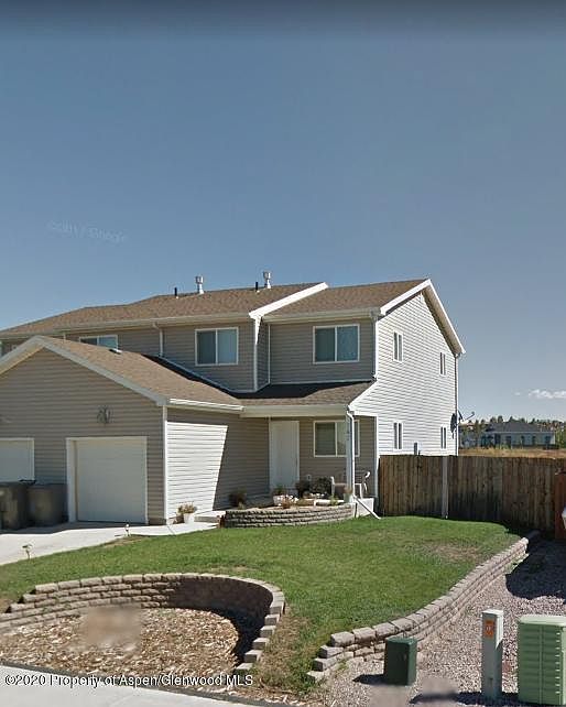 2nd image of 743 E 17th St