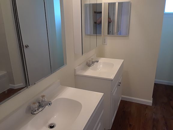 Master bath has 2 sinks 

