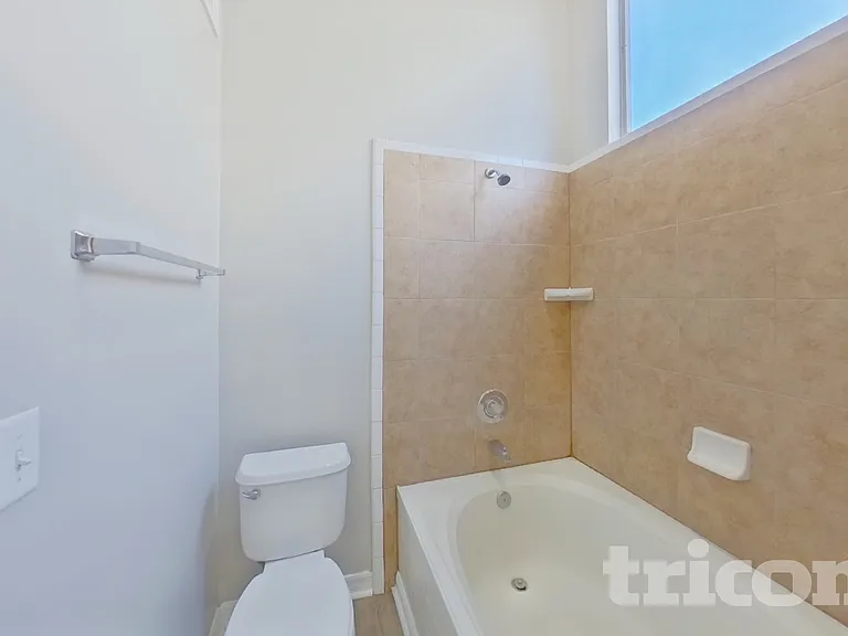 470 Shamrock Ave S — Photo 8