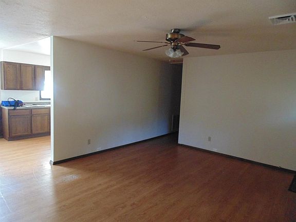 3rd image of 2484 Hancock St