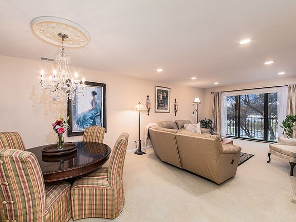 5th image of 1400 N Yarmouth Pl APT 319