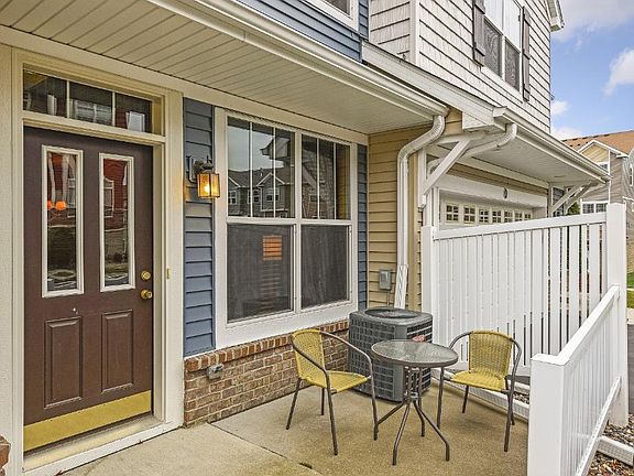 2nd image of 9640 Independence Cir Unit 3