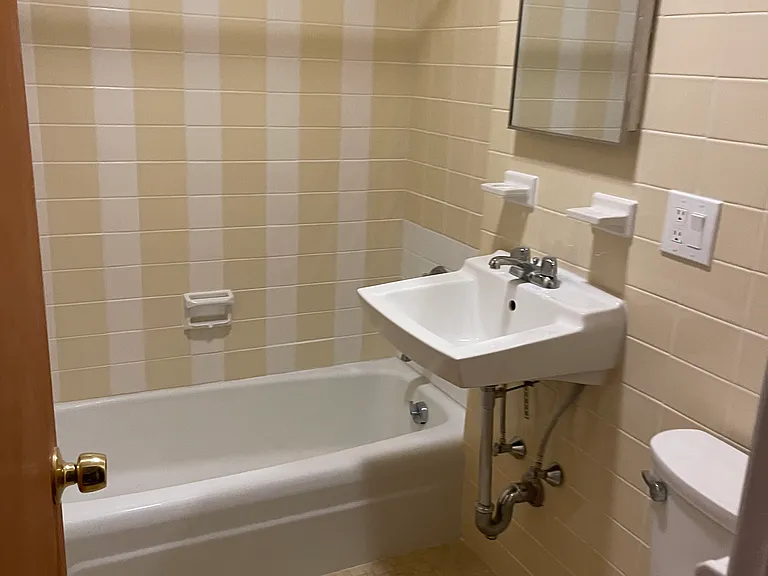 62 Brighton Ave #212 — Photo 5