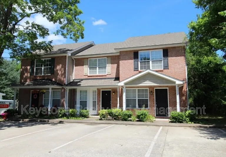 938 Cumberland Dr #B — Photo 1