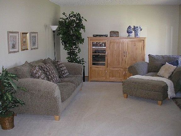 2nd image of 34829 Begonia St
