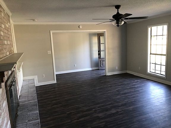 5th image of 102 Tanglewood Cir