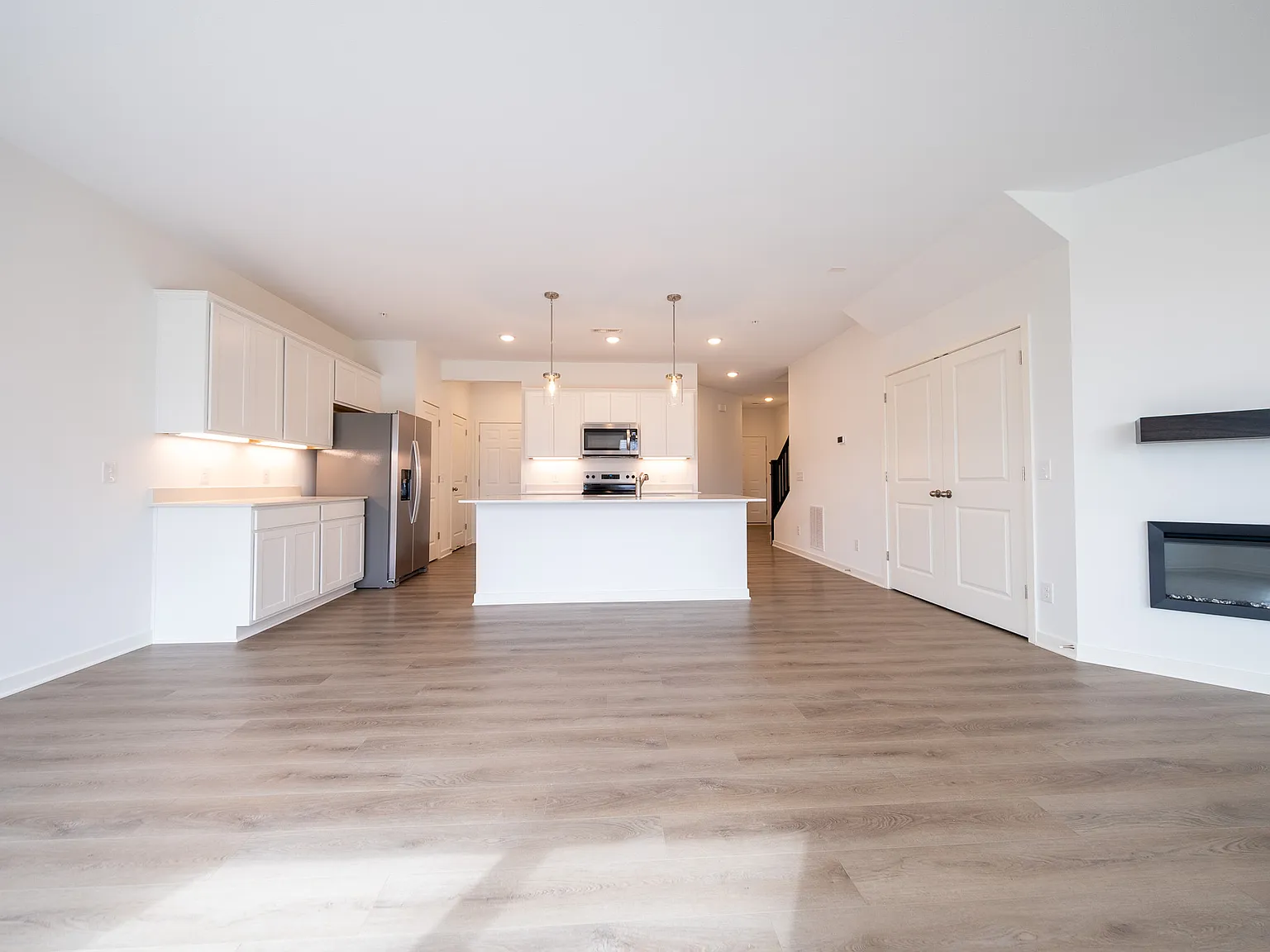 Airlake Curve, Woodbury (4773) LY CW1 - 1 — Photo 3