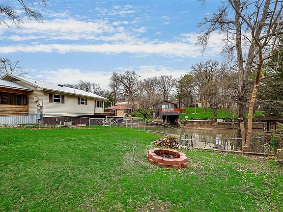 5th image of 204 Harbor Dr