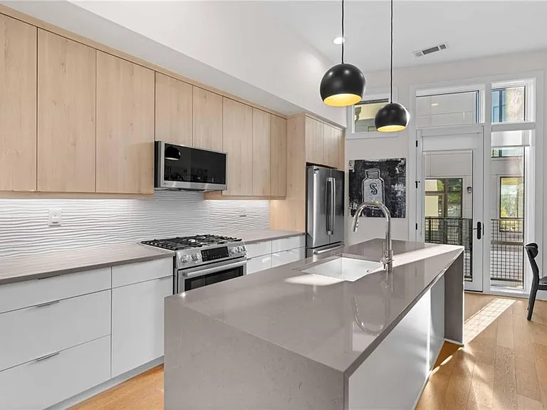 15 Daniel St SE #1 — Photo 6