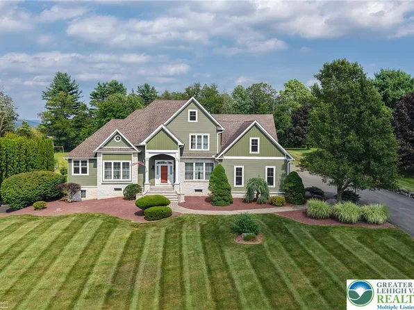 143 Indian Spring Dr, Stroudsburg, PA 18360