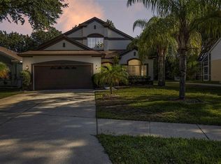 8006 Terrace Ridge Dr, Temple Terrace, FL 33637