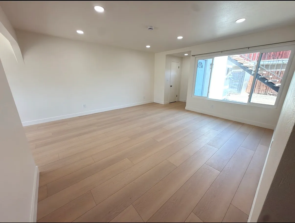 2 bed, 925 sqft, $3,400 — Photo 3