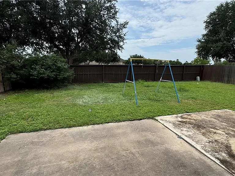 3405 Santa Monica — Photo 27